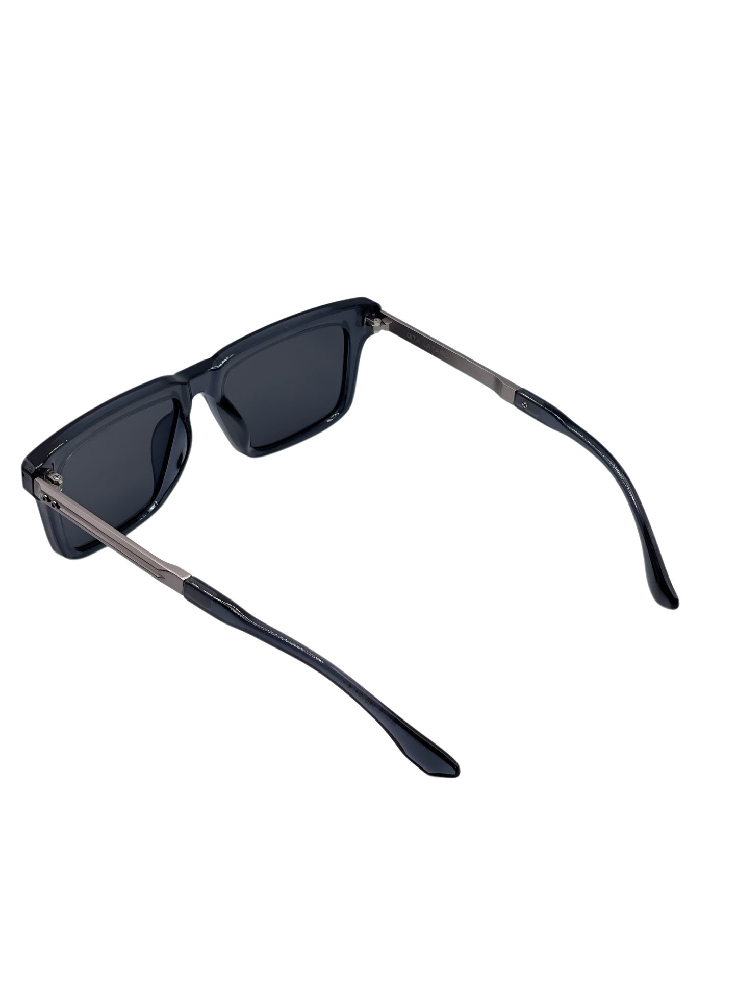 DITA LATARO - 6011